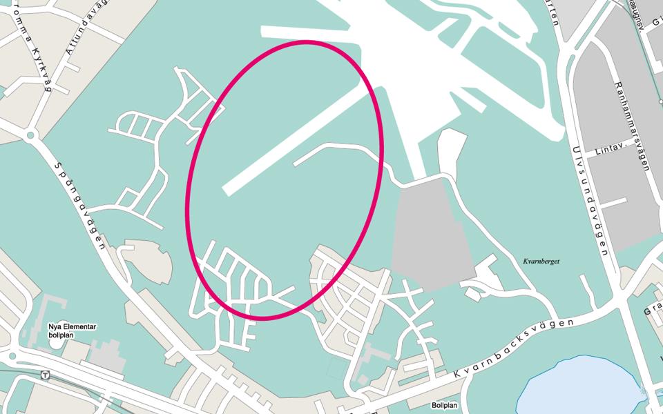 Kartbild där området, mellan Spångavägen, Kvarnbacksvägen och Ulvsundavägen, är markerad med en oval ring. 